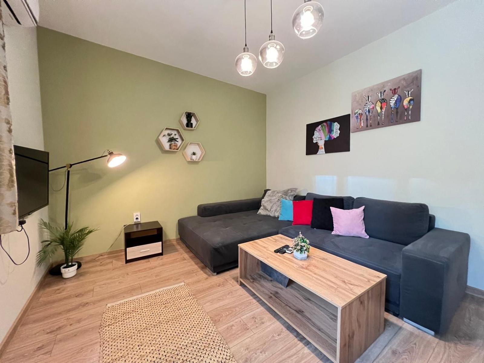 Madrid 2Bdr W Free Parking Near Metro, Serdika Mall صوفيا المظهر الخارجي الصورة